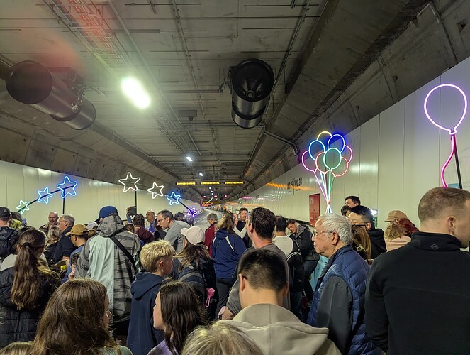 PXL_20251116_030428238