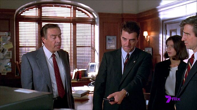 20251013234341.mp4_022437919