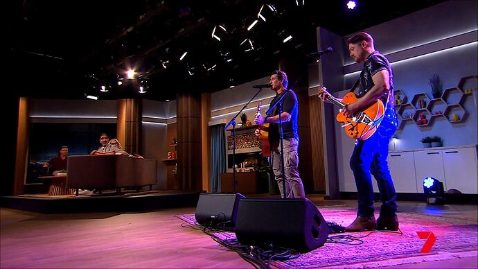 20251007002950.mp4_019121821