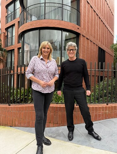 Joh and Pete visit an amazing home in Kurraba