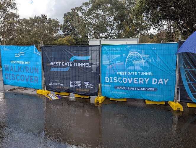 PXL_20251116_011845481