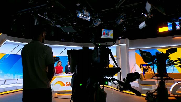 Gatecrashers_20251114_0038.ts_019337880