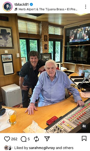 Screenshot_20251109_215839_Instagram