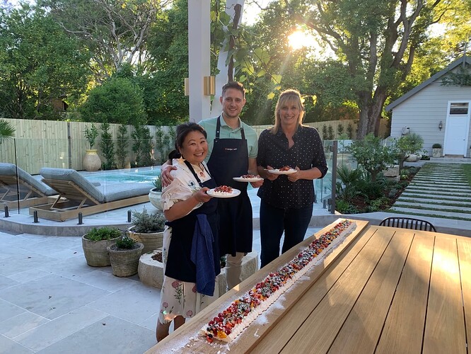 Johanna makes a never-ending meringue tart with Nagi (Recipe Tin Eats)