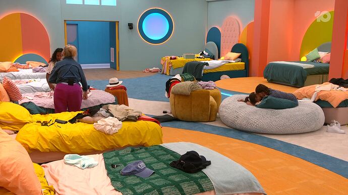 11-12_22-26-57_001993705