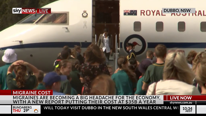 Harry%20and%20Meghan%20arrives%20in%20Dubbo