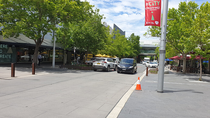 ABC_RAV4_in_Cbr_city_2020-12-03_12;28'28_AEDT