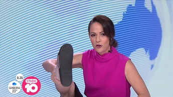 vlc-record-2020-11-13-08h03m20s-10 HD-Studio 10.ts_001928440