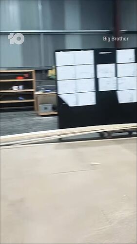🤫 Shhe.mp4_000017357