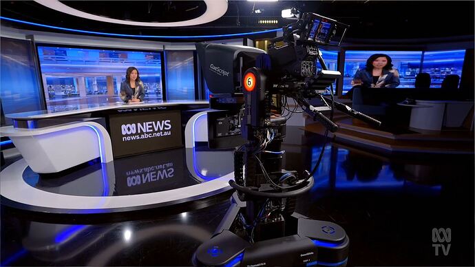 Martin_Clunes#_Islands_Of_The_Pacific_20240121_1601.ts_007334075