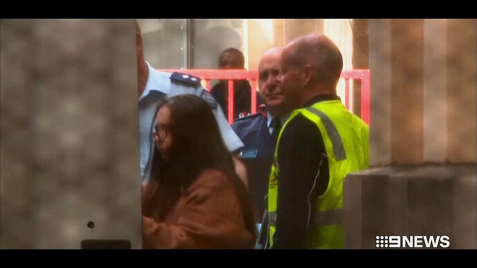 10-26_19-05-18_9 Syd_9 Syd.ts_000827232