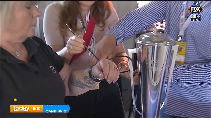 10-13_03-55-36_Channel 9 Melbourne_Channel 9 Melbourne.ts_000954453