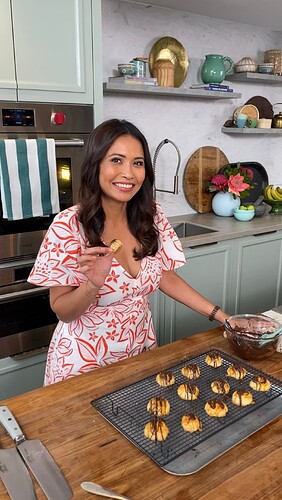 Clarissa makes Peanut Cookies