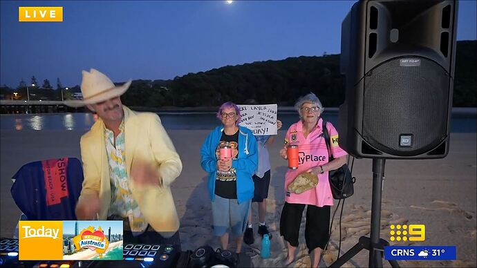 10-09_23-13-43_9 Syd_9 Syd.ts_020216295