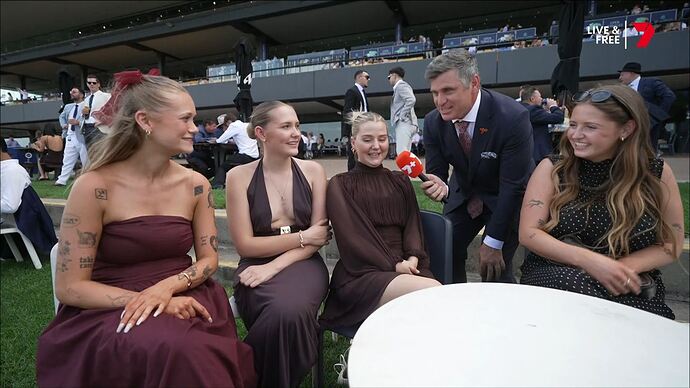 Seven's_Horse_Racing_20251108_1454.ts_001410975