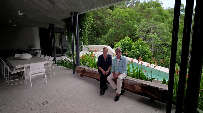 JOH AND PETE - AMAZING CREEK BED HOUSE - EP 27