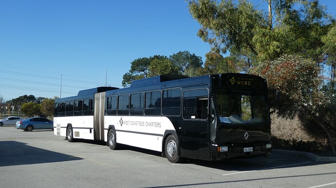 West_Coast_Bus_Charters_Renault_PR180.2_(JW_Bolton)CVL4204@Cannington_Leisureplex(1)