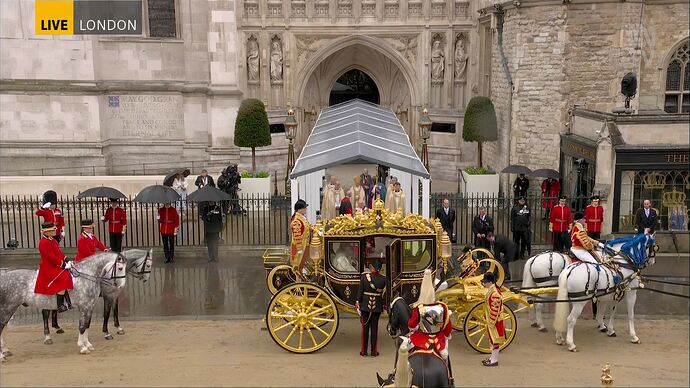 The_Coronation_of_King_Charles_III_-_Arrivals_20230506_1858.ts_003015320