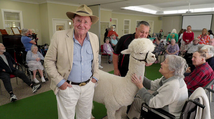HARRY - HEPHNER THE HELPING ALPACA - EP29