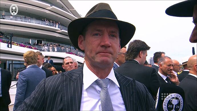 10-26_07-44-01_9 Syd_9 Syd.ts_013840089