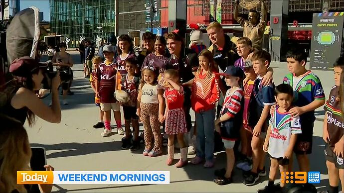 05-1511-03-02Channel 9 SydneyChannel 9 Sydney.ts002853715