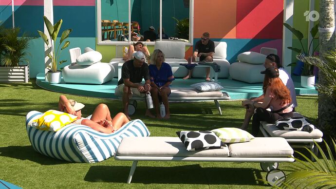 12-03_07-43-08_Big Brother Live Stream_Big Brother Live Stream.ts_001538880