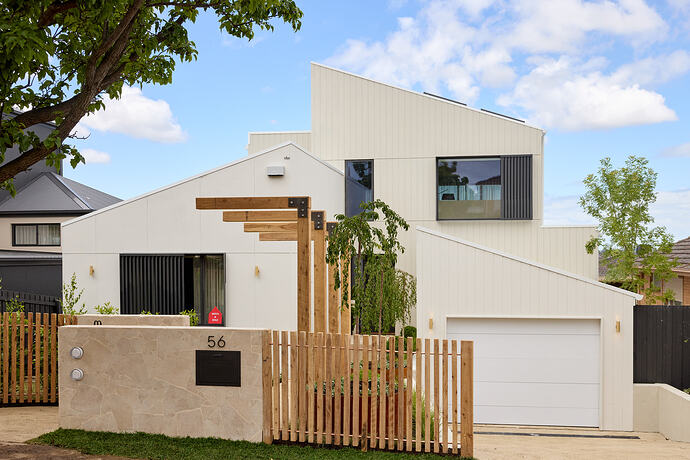 Mitch and Shaz facade and front yard1