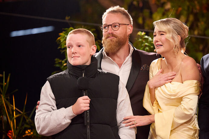 MRR Grand Final Winners Mitch and Shaz with son Lenny -004resize