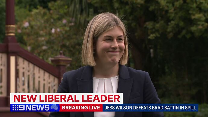 11-18_12-09-34_Channel 9 Melbourne_Channel 9 Melbourne.ts_000999115