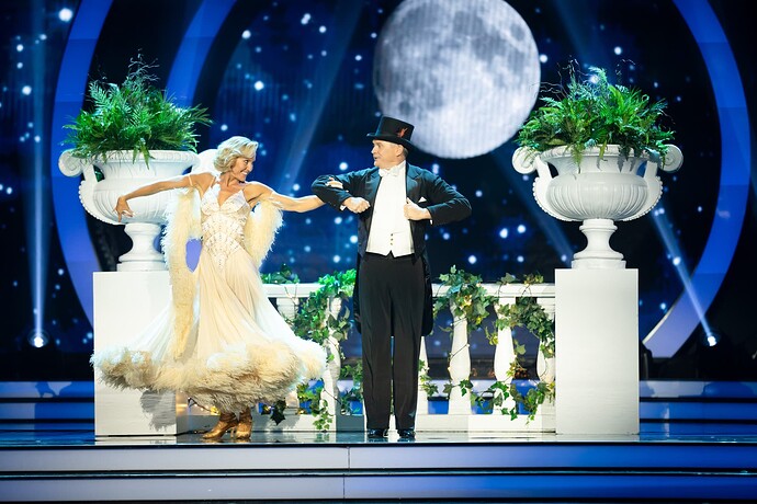 Michael_Usher_and_Natalie_Lowe___DWTS_EP_1_2025_0001___Credit_Stu_Bryce