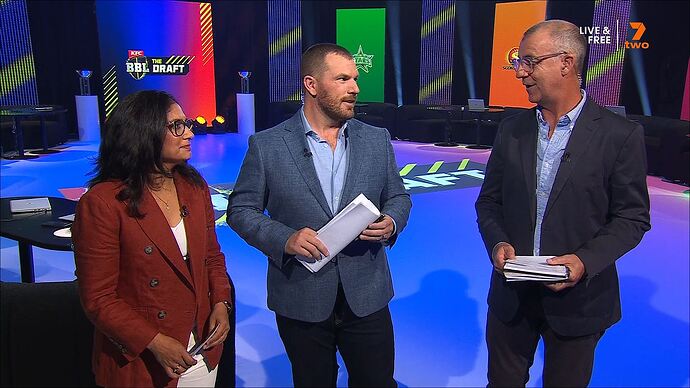 09-01_16-14-08_7two_7two.ts_001096640