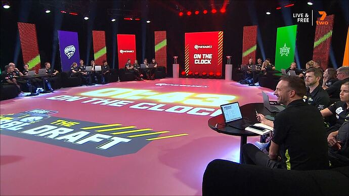 09-01_16-14-08_7two_7two.ts_000076401