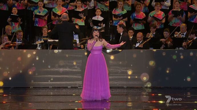 12-15_18-21-30_7two_7two.ts_000582133