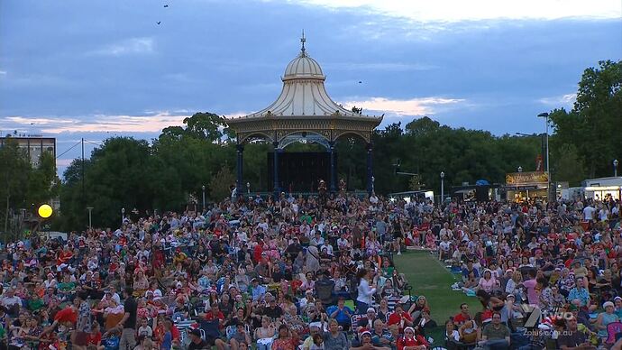 12-15_18-21-30_7two_7two.ts_000743796