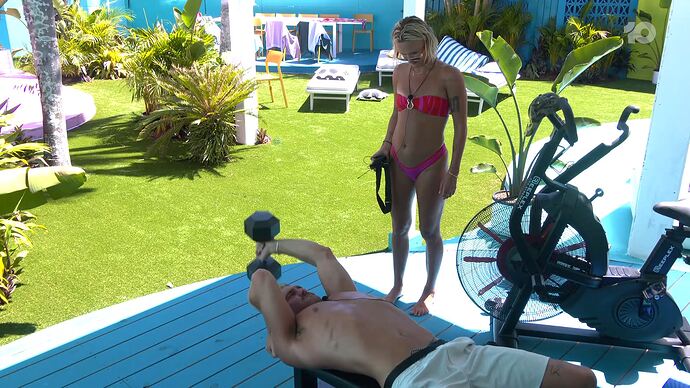 12-04_11-09-42_Big Brother Live Stream_Big Brother Live Stream.ts_007669760