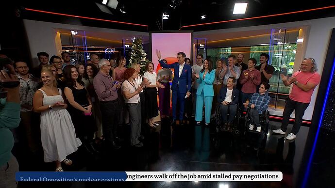 12-13_07-49-21_ABC NEWS_ABC NEWS.ts_000556000