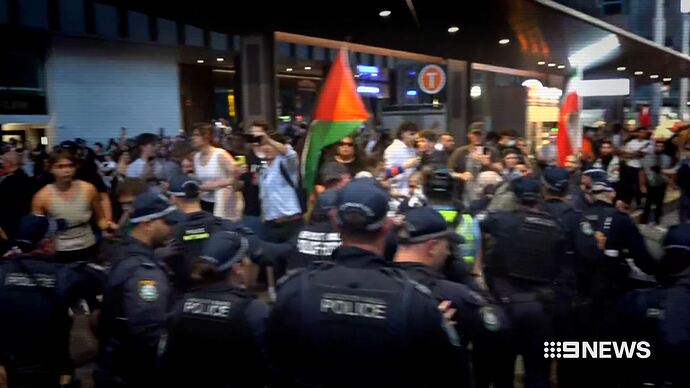 05-2717-36-50Channel 9 SydneyChannel 9 Sydney.ts006693678