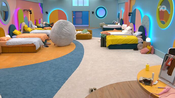 12-04_11-09-42_Big Brother Live Stream_Big Brother Live Stream.ts_002144236