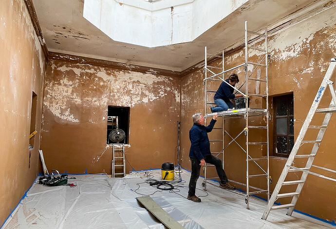 ep5 - Janet and Phillip - Stairwell in progress (1)