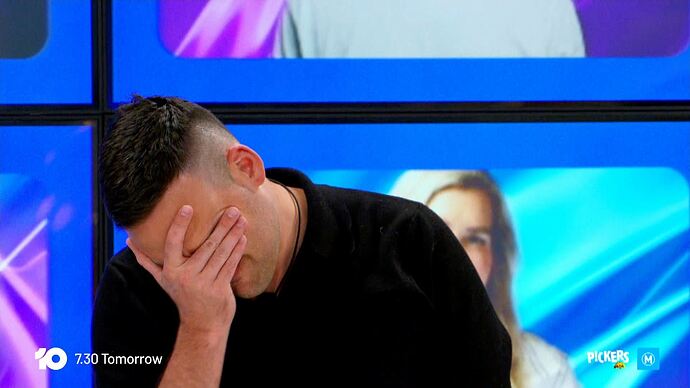 10_News+_20251202_1813.ts_011478845