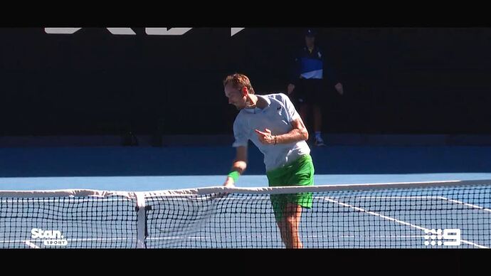 11-11_01-07-04_9 Syd_9 Syd.ts_016560704