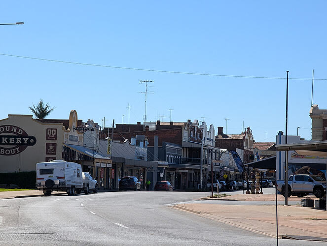 PXL_20260108_222409471