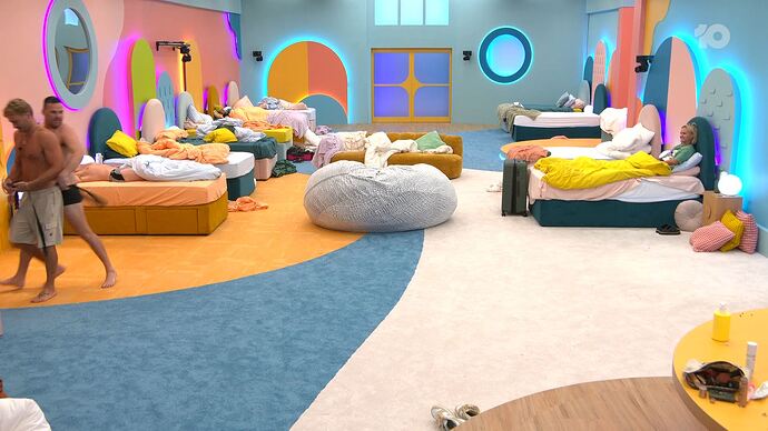 12-04_03-36-42_Big Brother Live Stream_Big Brother Live Stream.ts_014578068