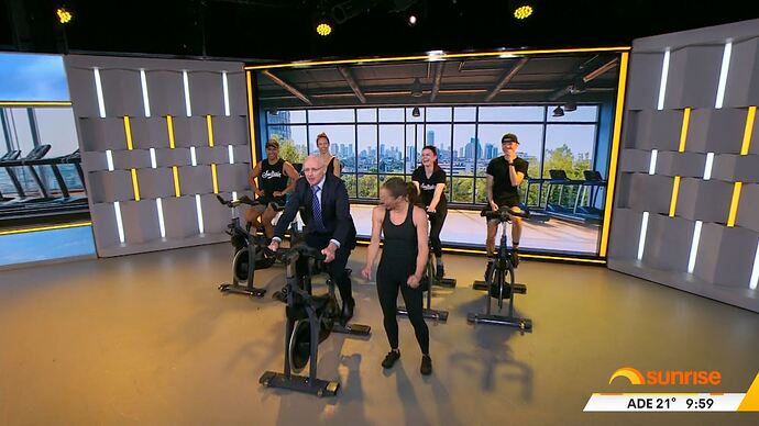 Weekend_Sunrise_20250824_0753.ts_007591680