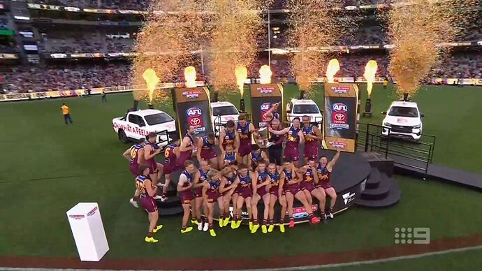 12-31_22-00-16_Channel 9 Melbourne_Channel 9 Melbourne.ts_000689300