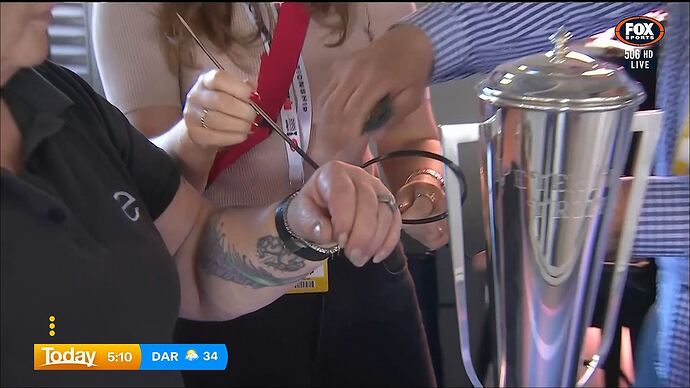 10-13_03-55-36_Channel 9 Melbourne_Channel 9 Melbourne.ts_000954147