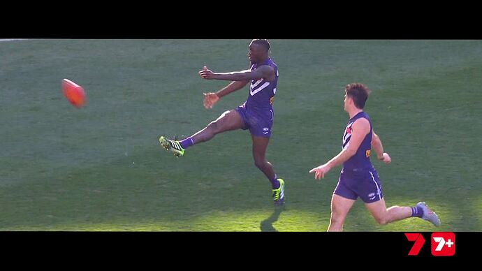 20250812011214.mp4_017930701