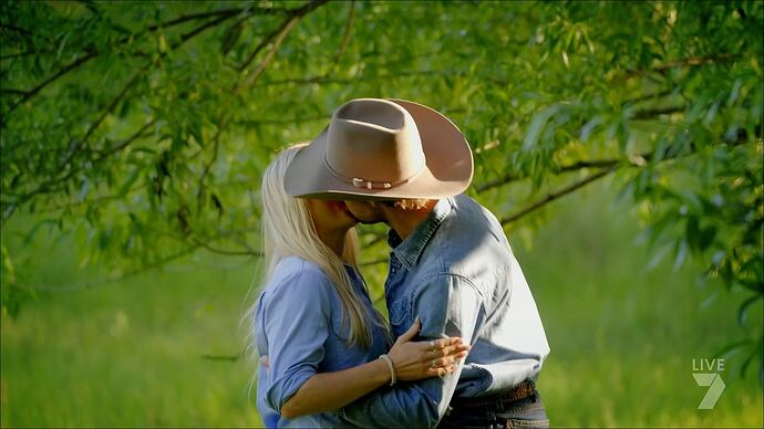 Seven_News_20260413_1839.ts_004961798