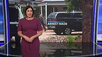 Martin_Clunes#_Islands_Of_The_Pacific_20231102_2043.ts_006858640