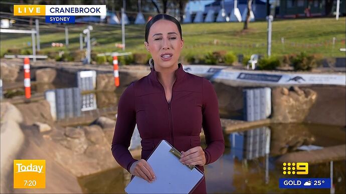 10-04_01-27-48_9 Syd_9 Syd.ts_021214197